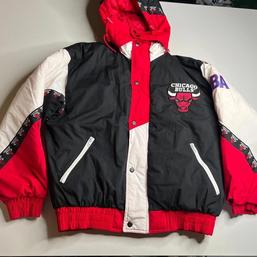 Vintage 90s Pro Player Chicago Bulls NBA Puffer Jacket Men’s Size L Made in Kore
